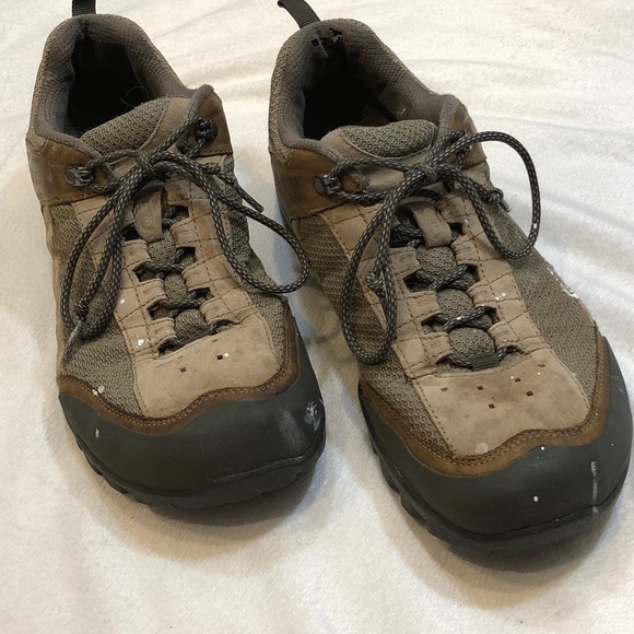 teva hiking shoes